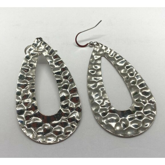 Silver Tone Earrings Hammered Metal Teardrop Dangle Retro 80s Boho Chic - Picture 2 of 6